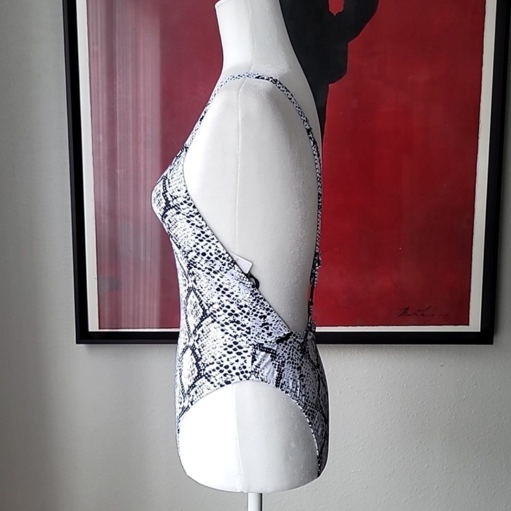 Kendall + Kylie NWT Snakeskin Print One-Piece Swimsuit Size Small In White/Black - Picture 4 of 13